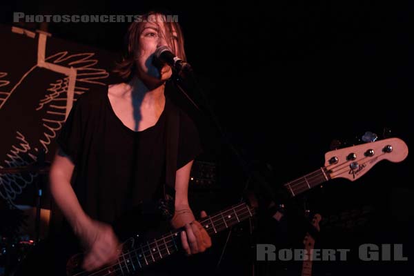 ESBEN AND THE WITCH - 2014-10-17 - PARIS - Espace B - Rachel Anna Davies